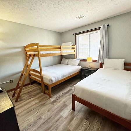 Spacious Modern Condo - 1St Floor - One Block To The Beach Myrtle Beach Exteriér fotografie